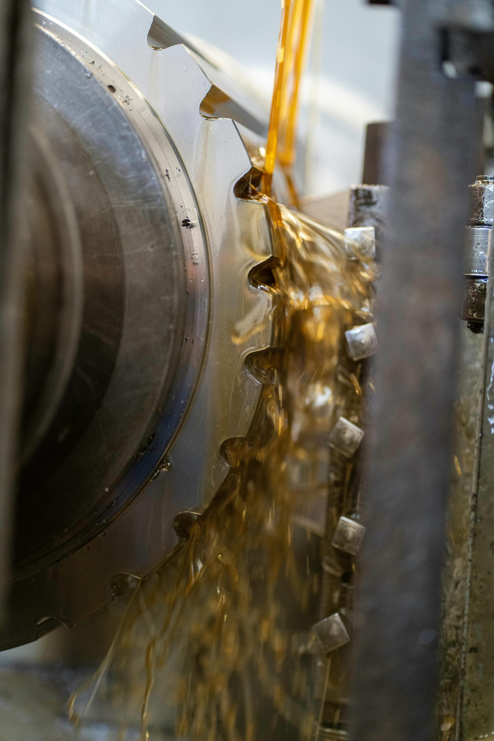 Engine visual representing Ryver Flow’s high-performance lubricant and filtration product portfolio